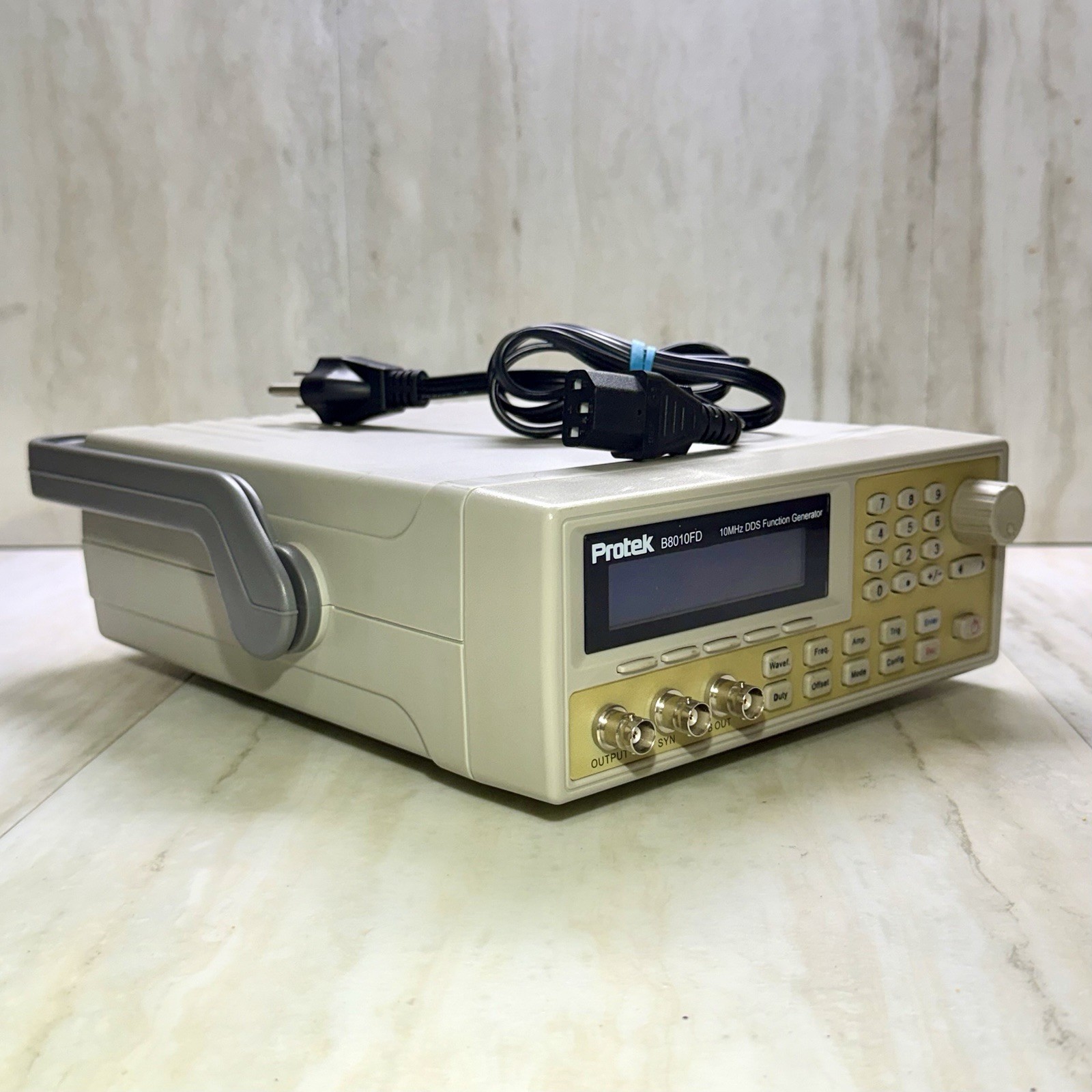 Protek B8010FD 10MHz DDS Function Generator Benchtop Signal Source TESTED