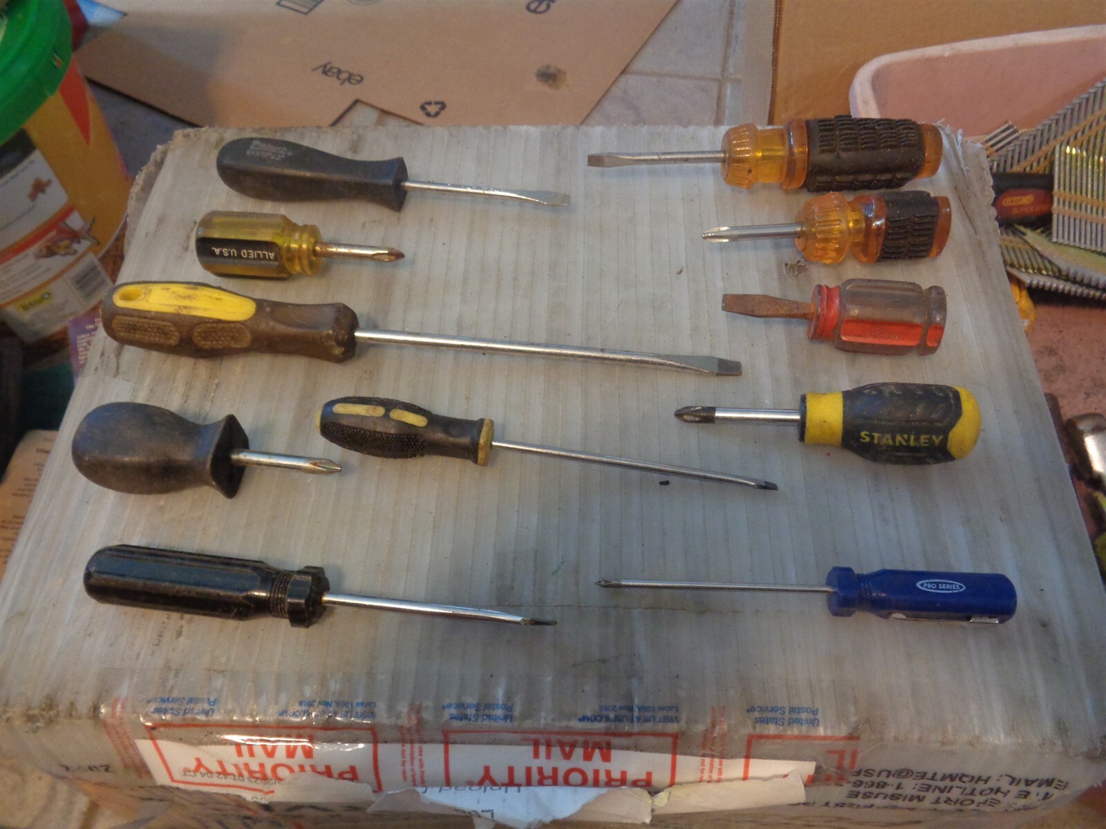 Eleven Assorted Screwdrivers (BOX#DRIP/BAG#D5)