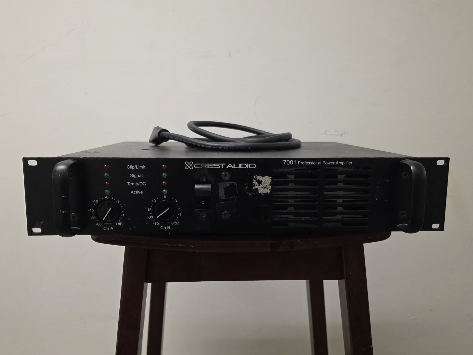 Crest Audio 7001 Professional Amplifier #2