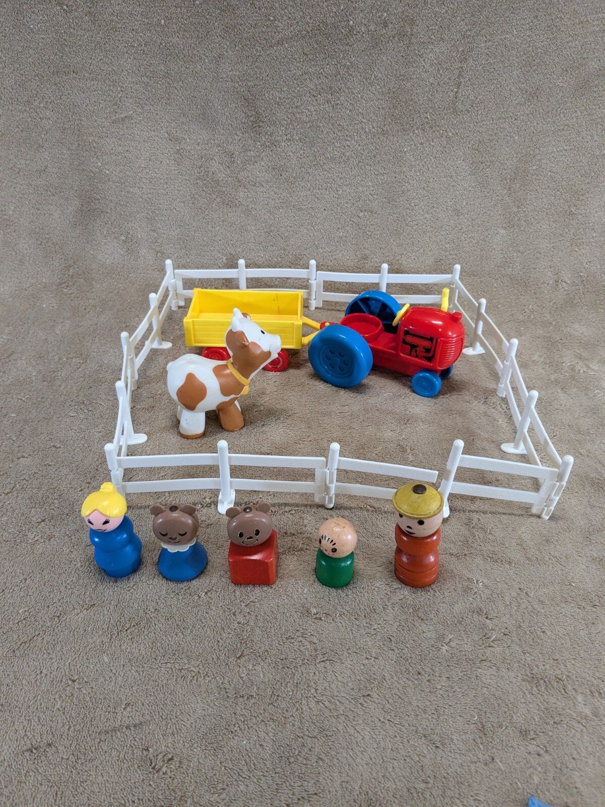 Illco Toy  Company Tractor & Wagon Toy Vintage Little People Wooden Plastic