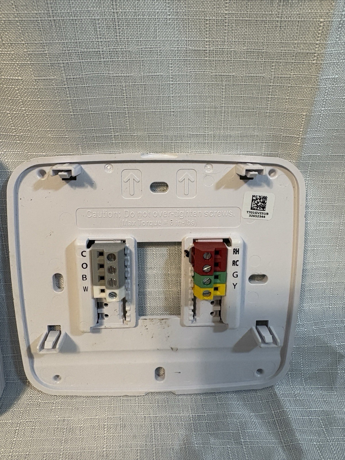 Digital Wall Electronic Non Programmable Thermostat T701 Heat/Cool