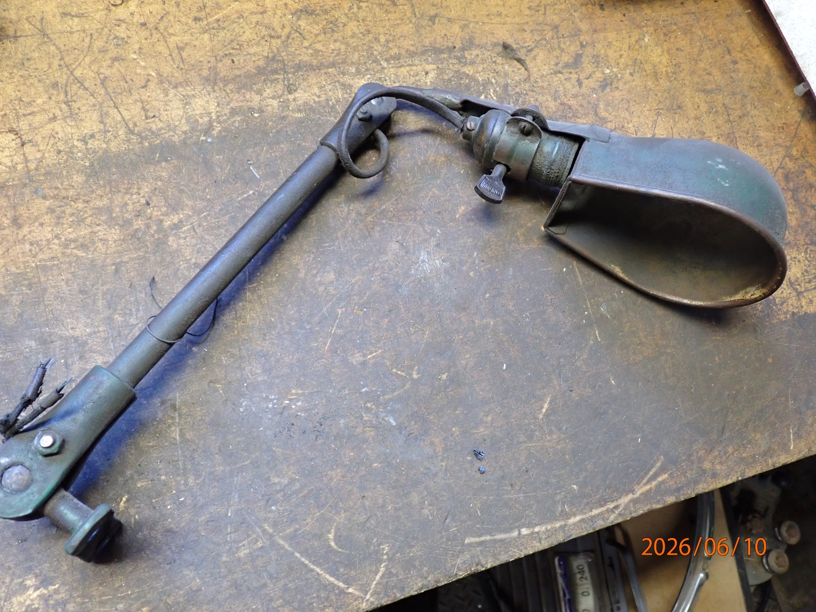 VINTAGE FOSTORIA MACHINE LAMP LIGHT W/ MOUNT BRACKET NEEDS CORD