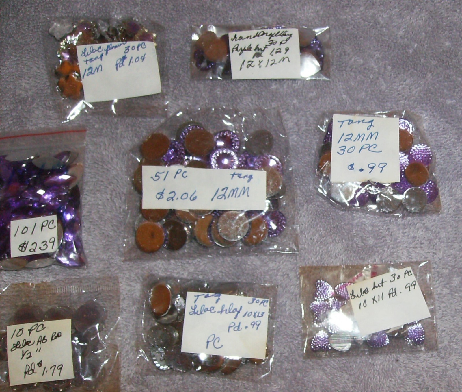 80 PC GLUE-ON VIOLET PURPLE FLOWERS CRAFS RESIN NEW SALE #34