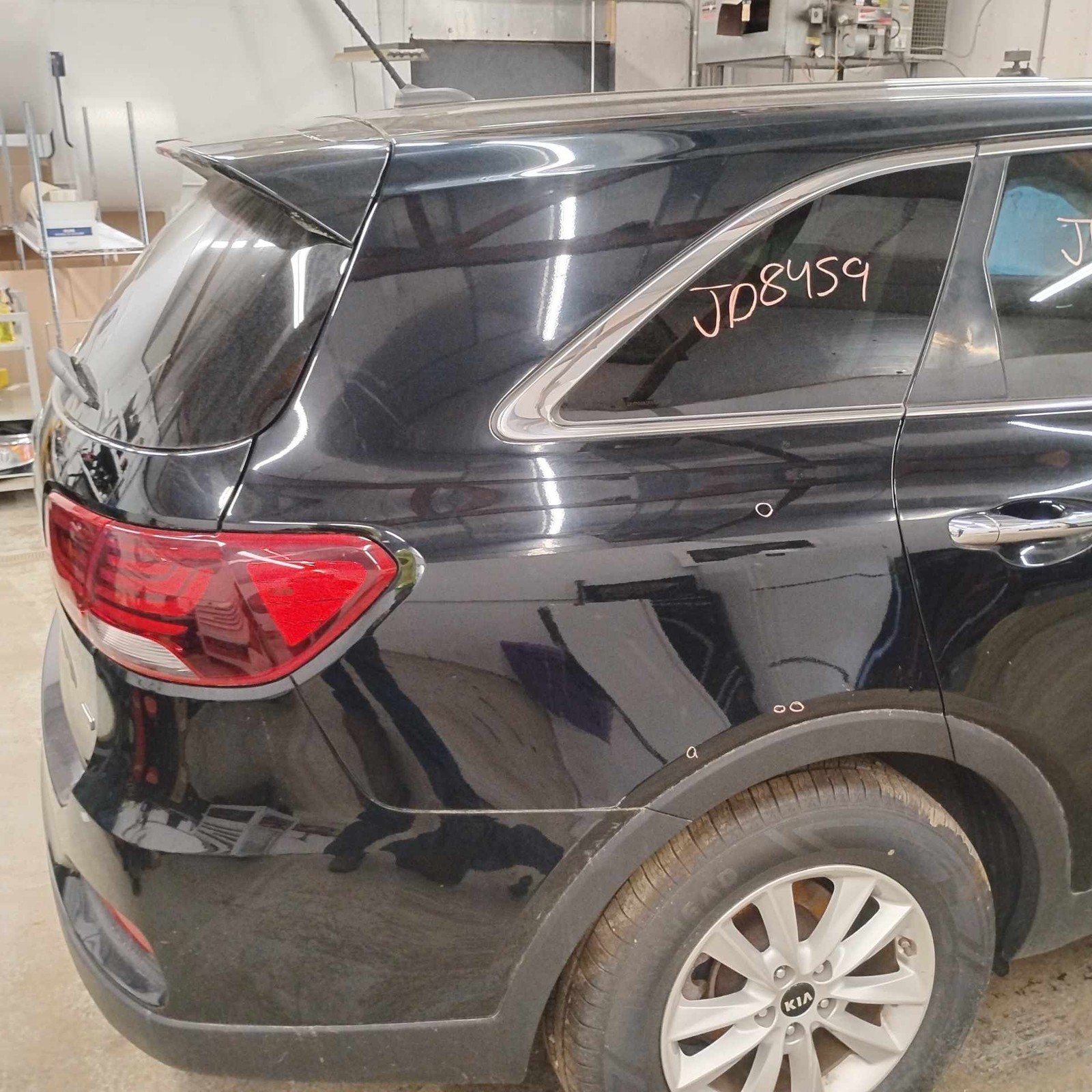 Spindle Knuckle Front KIA SORENTO Left 19 20