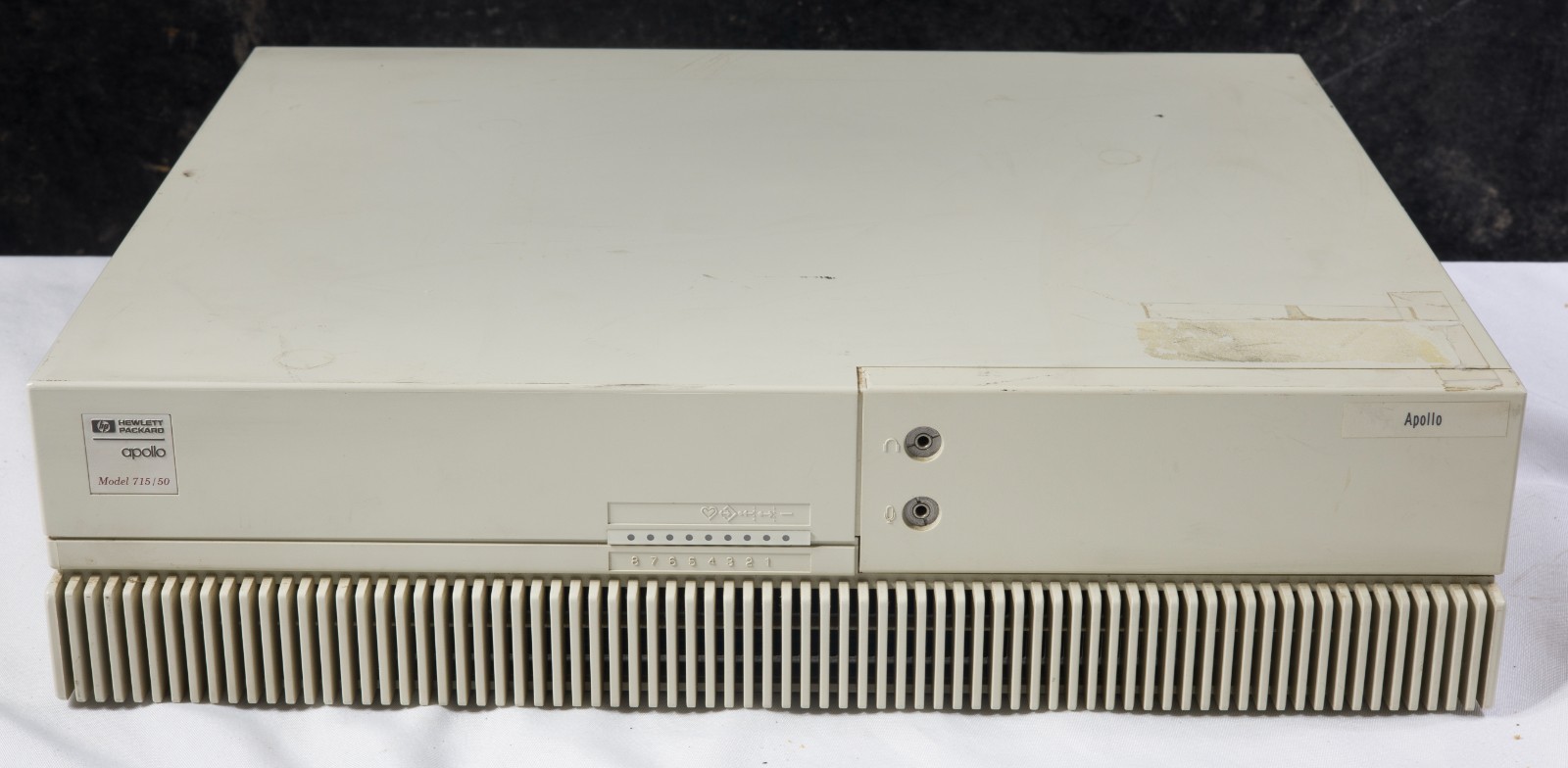 Vintage HP Apollo 715/50 A2084A PA-RISC UNIX workstation powers on 1061