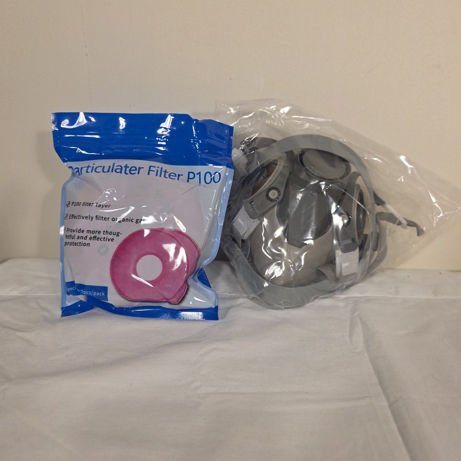 Half Face Piece Reusable Repirator With 2 Pack P100 Particulator Filters NEW