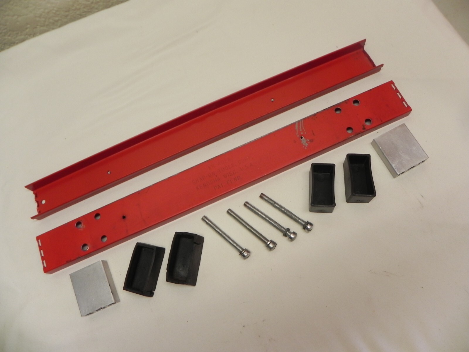Snap-on Vintage KR-402A Tool Box Handle Roll Cab Handle Red New AM End Caps