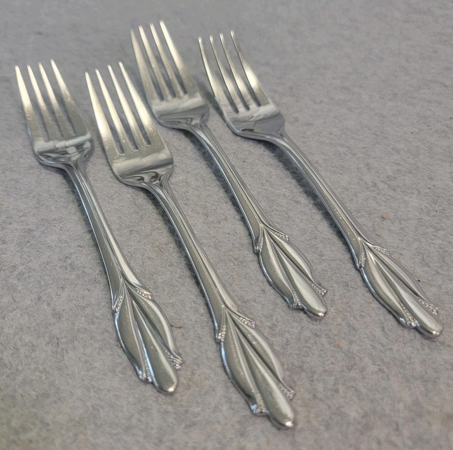 Mikasa CHAPELLE Stainless 18/8 Salad Forks Glossy Finish Floral Set Of 4