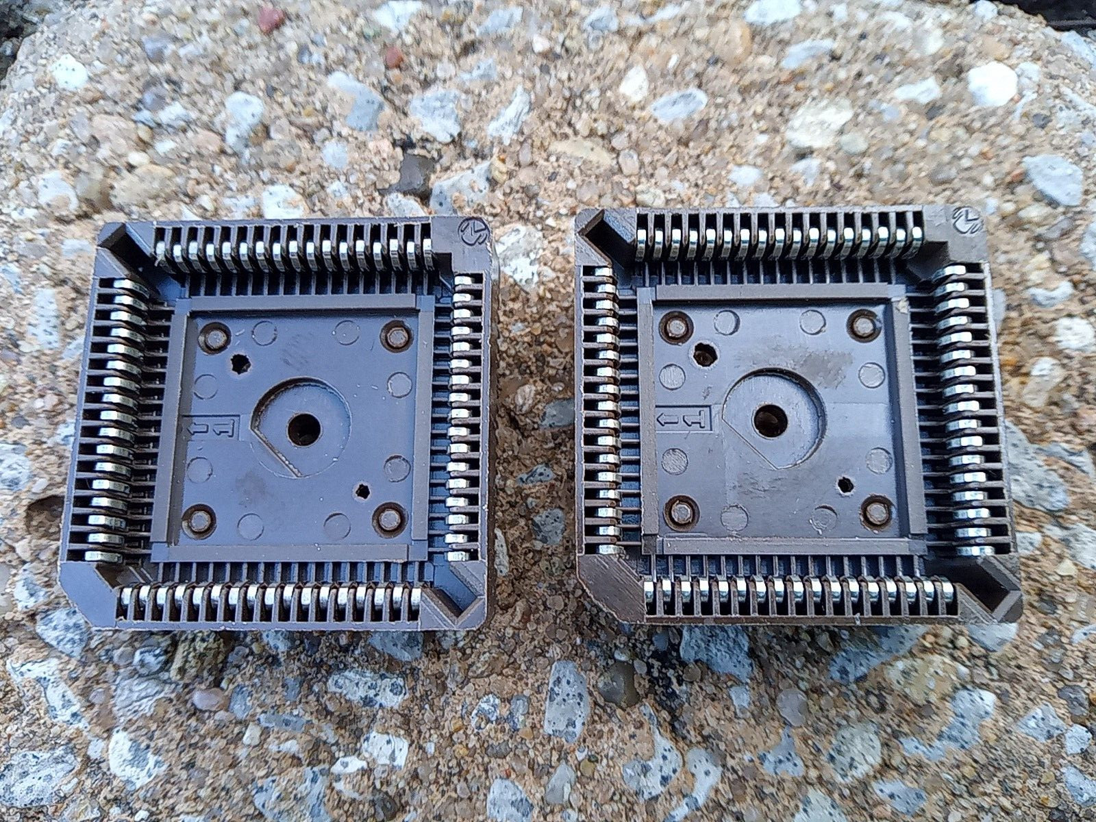 2X Methode PLCC68 IC Socket Thru-hole 68 Contacts 213068401 NEW NOS USA Ship
