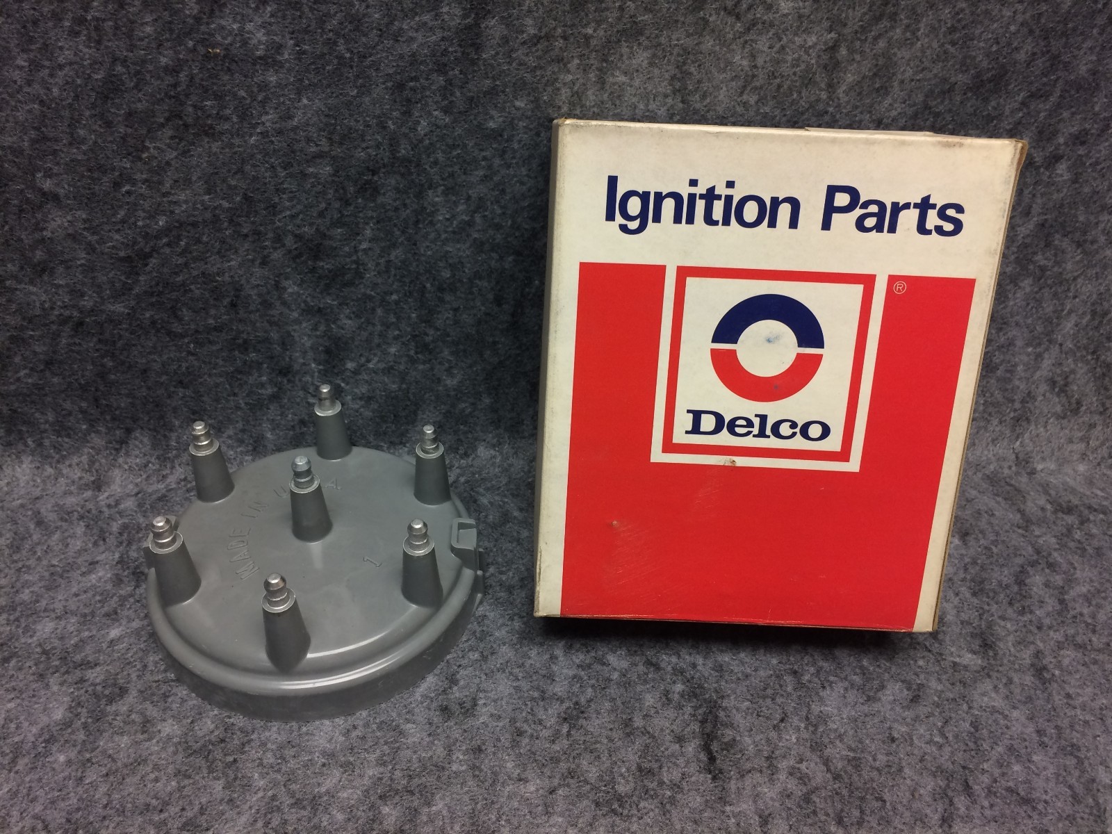 Delco Ford Distributor Cap 4774H7 F314Z 12309924 NOS New Old Stock 32073