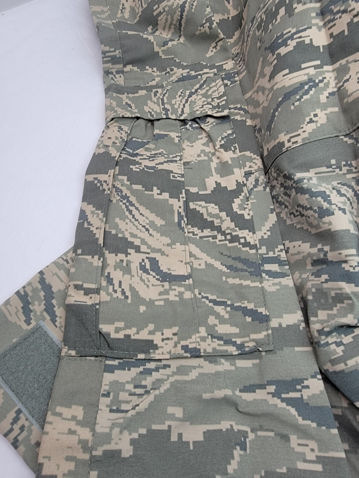 US Military Gor-Tex Environmental Barrier Wear Camo Trousers Size Large-Reg