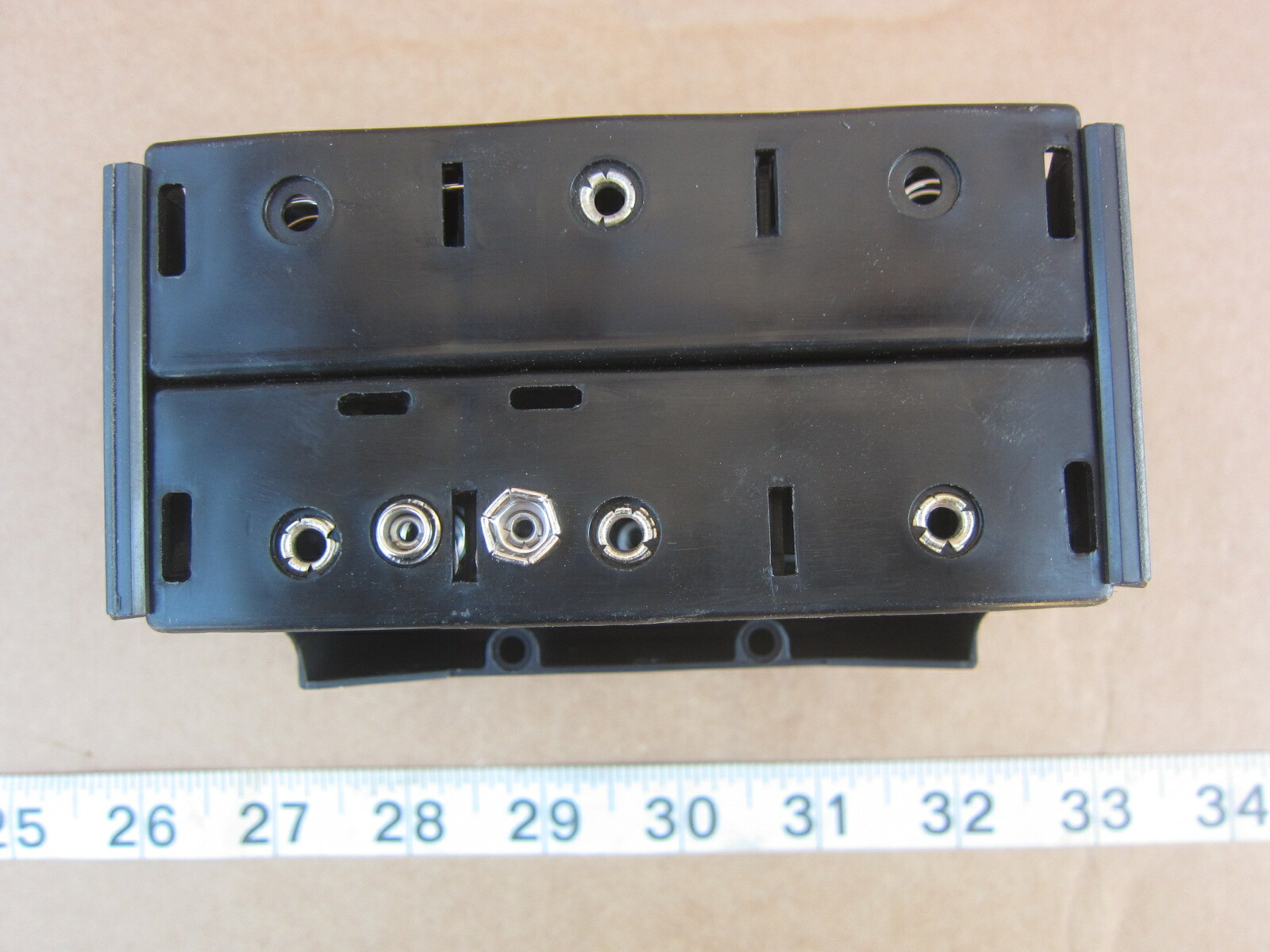 Simpson 3-109-076 UM-1X3 4⅝"x3¼"x3½" "D"x6 Battery Case Storage, Used