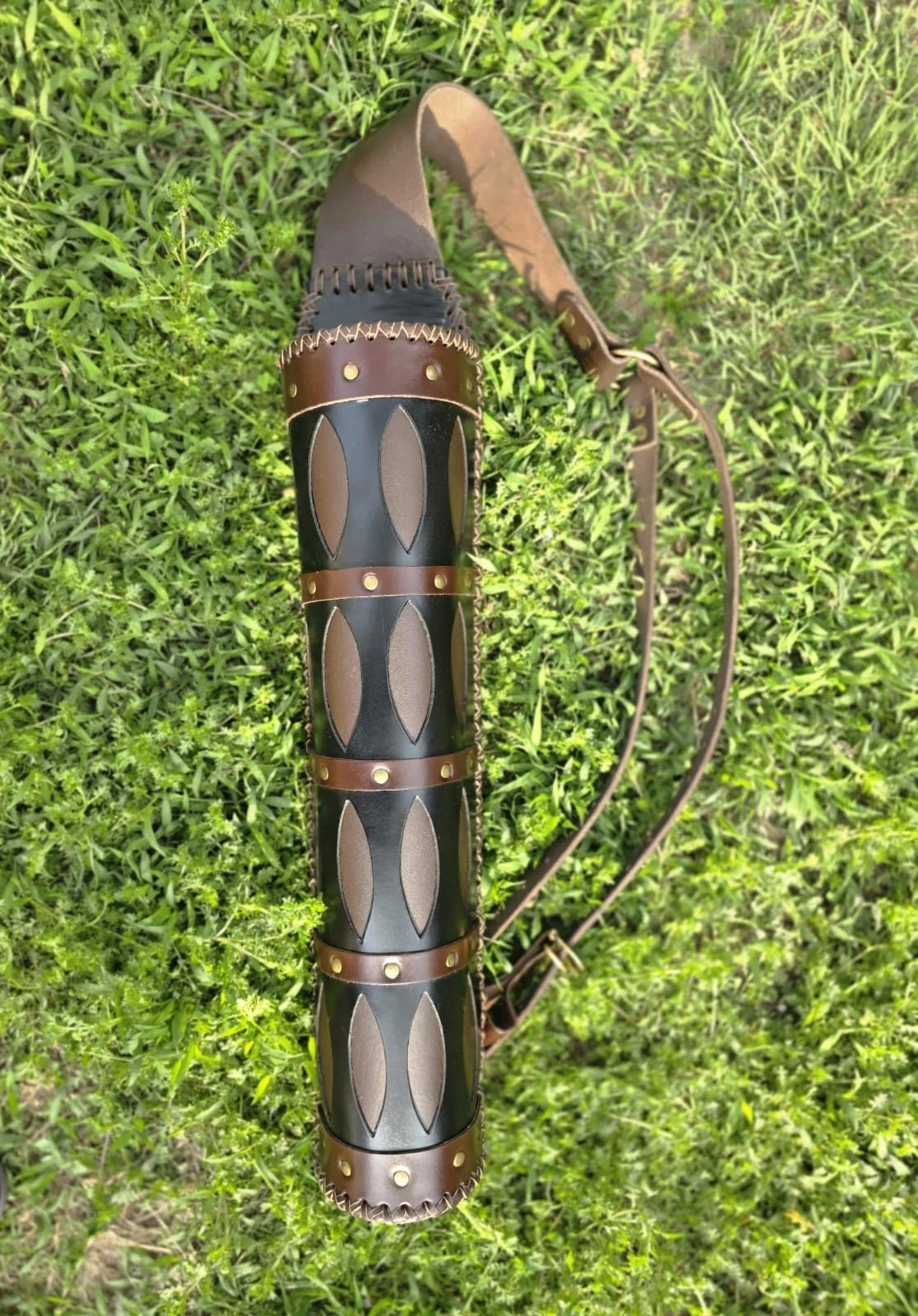 Leather Archery Back Quiver, Traditional Shoulder Arrow Holder Brown