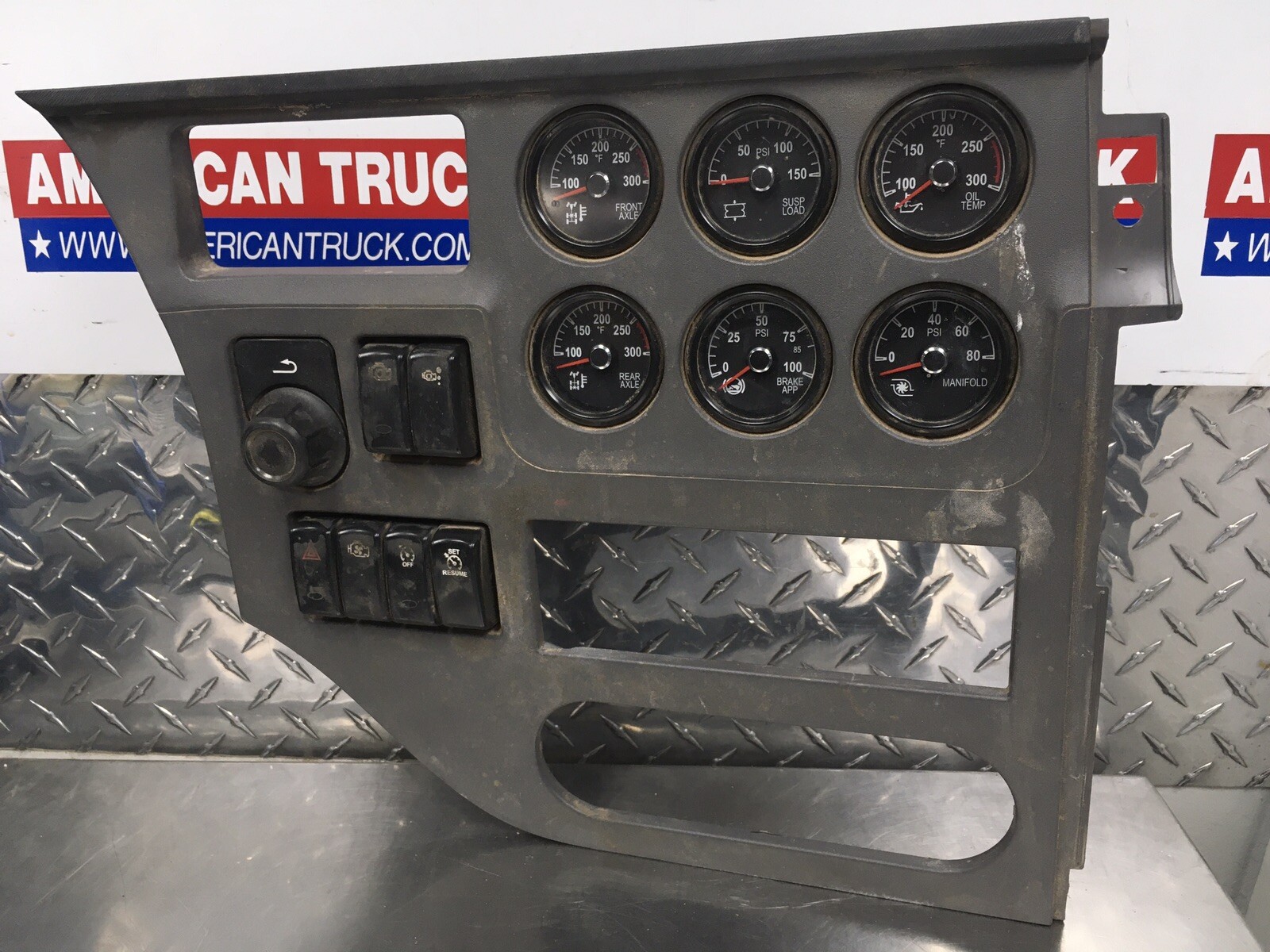 Peterbilt Dash Trim NGP Panel - B Texture Trim 6 Gauge P/N S64-6148-0681611B6