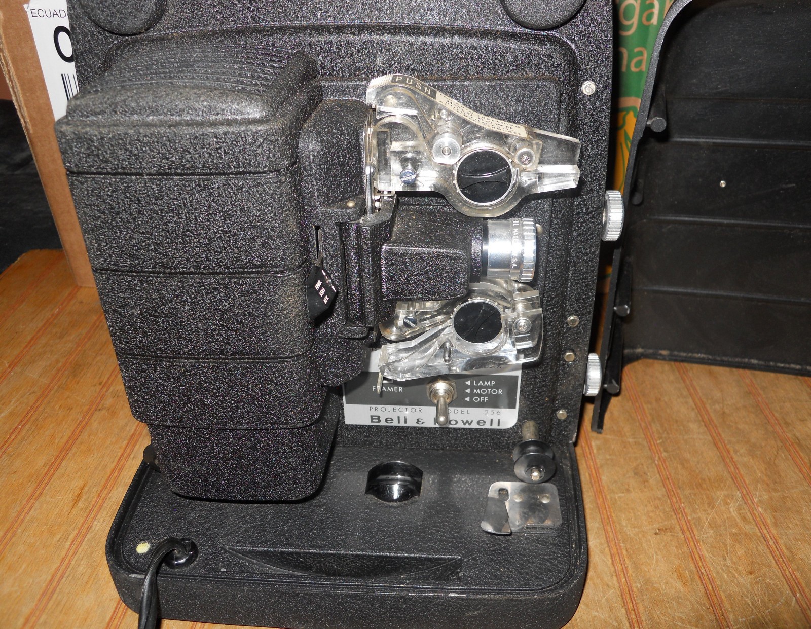Vintage Bell & Howell Auto Load Projector Model 256 as-is