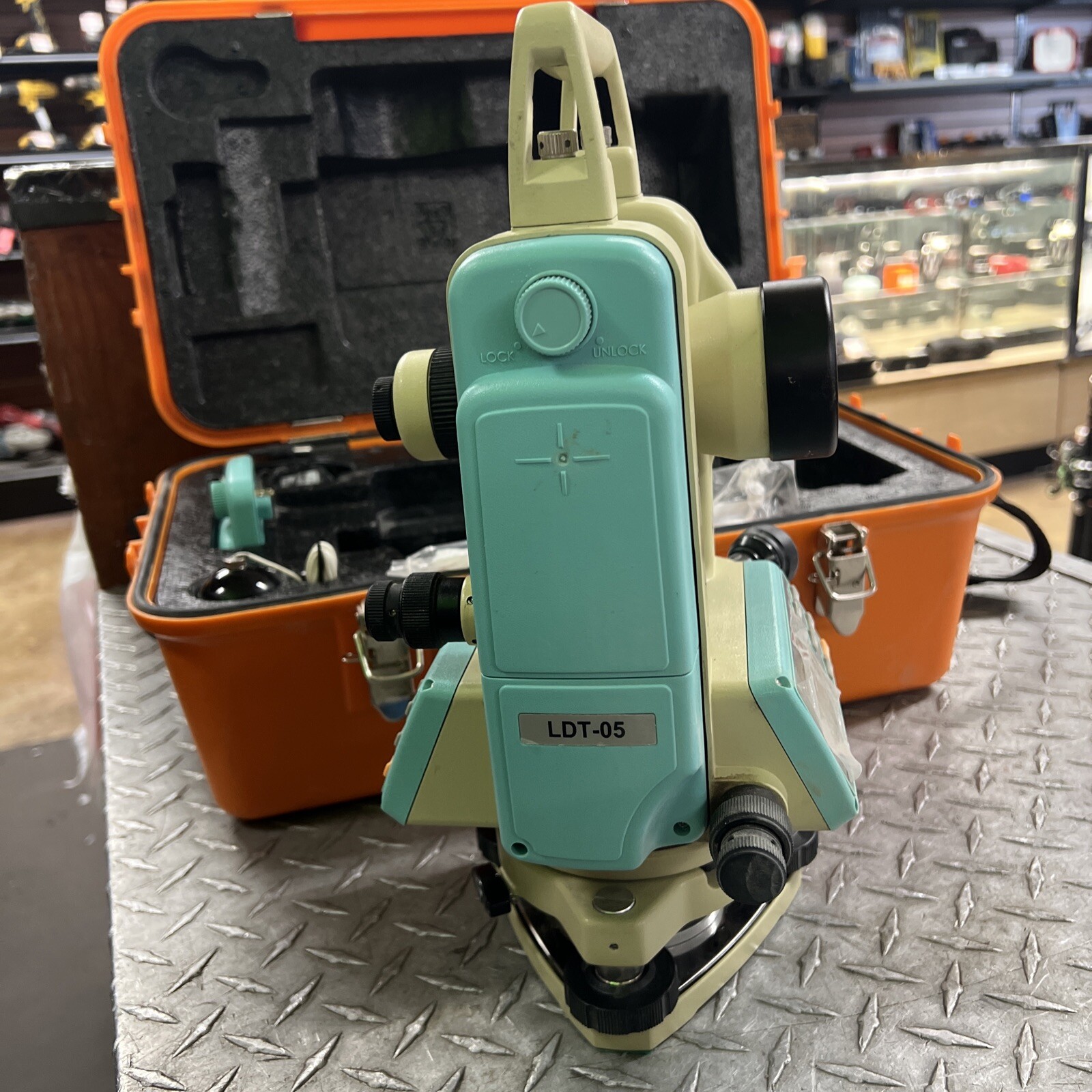 LEICA LDT-05 Digital Theodolite With Case