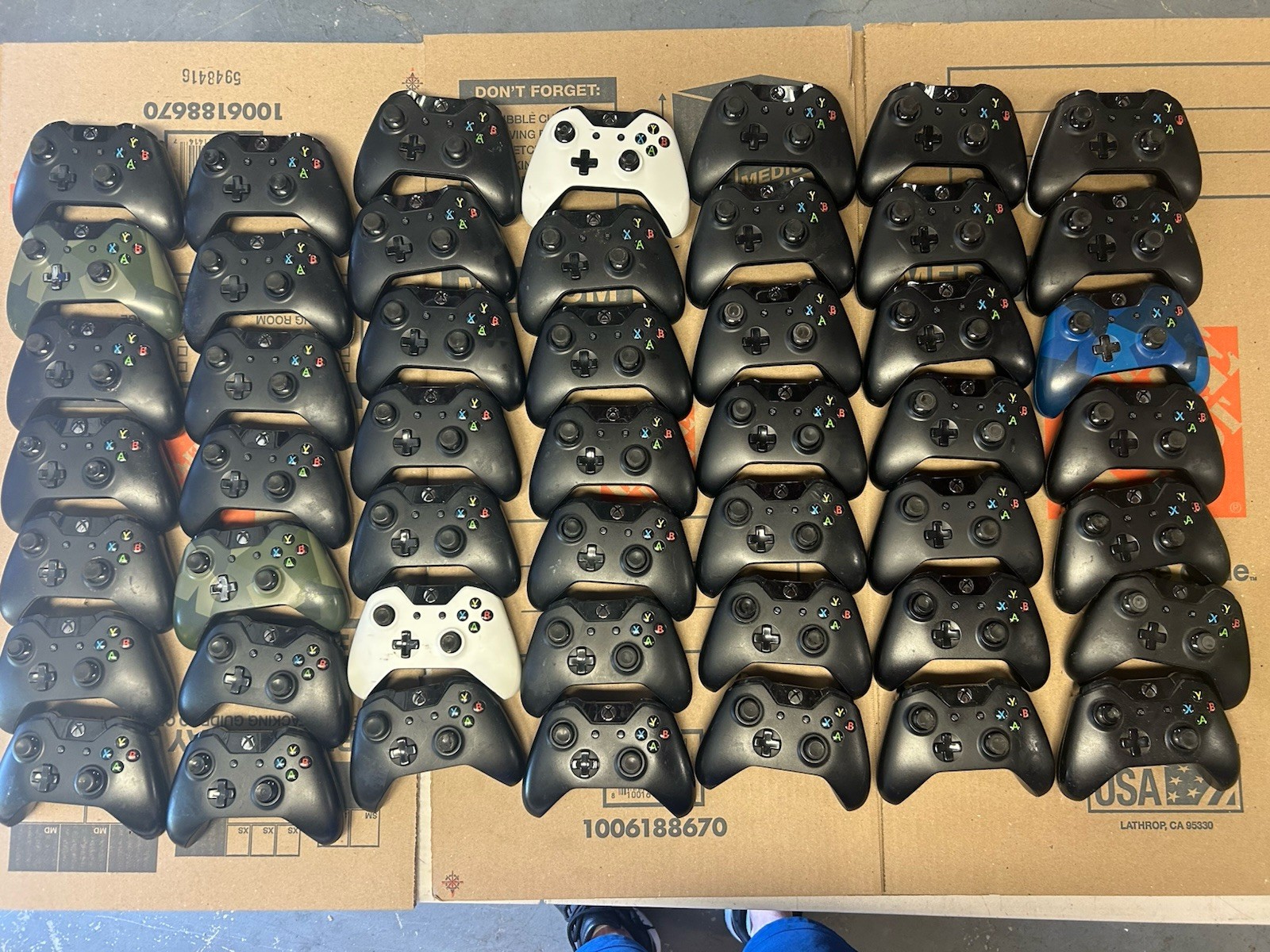 (49) XBOX ONE Wireless Controller LOT PARTS REPAIR BROKEN AS-IS