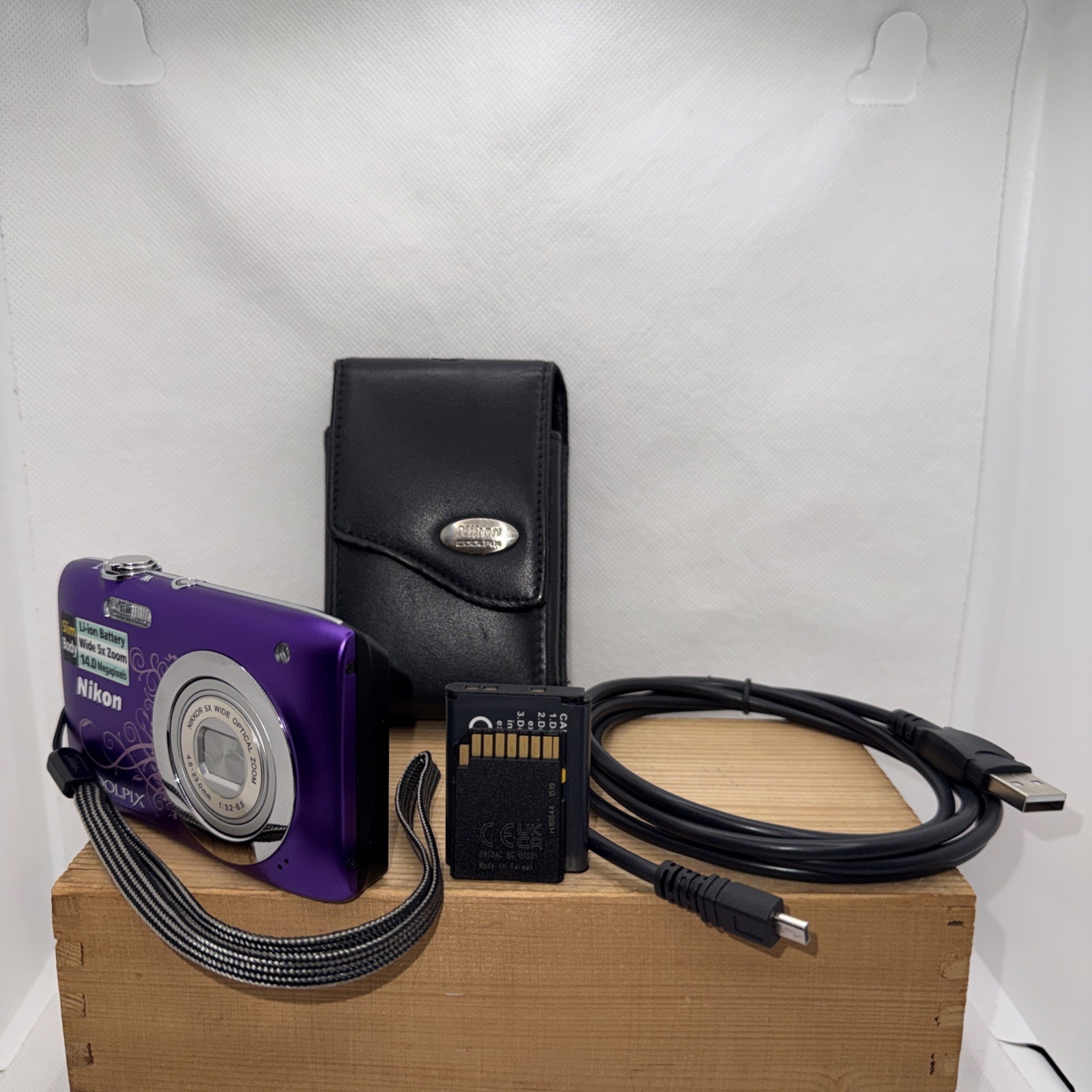 Nikon Coolpix S2600 Digital Camera Purple Tested + Charger Battery 4GB SD Card