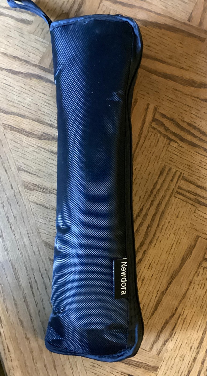 Foldable Newdora Umbrella in Zippered Absorbent Case  Black NEW