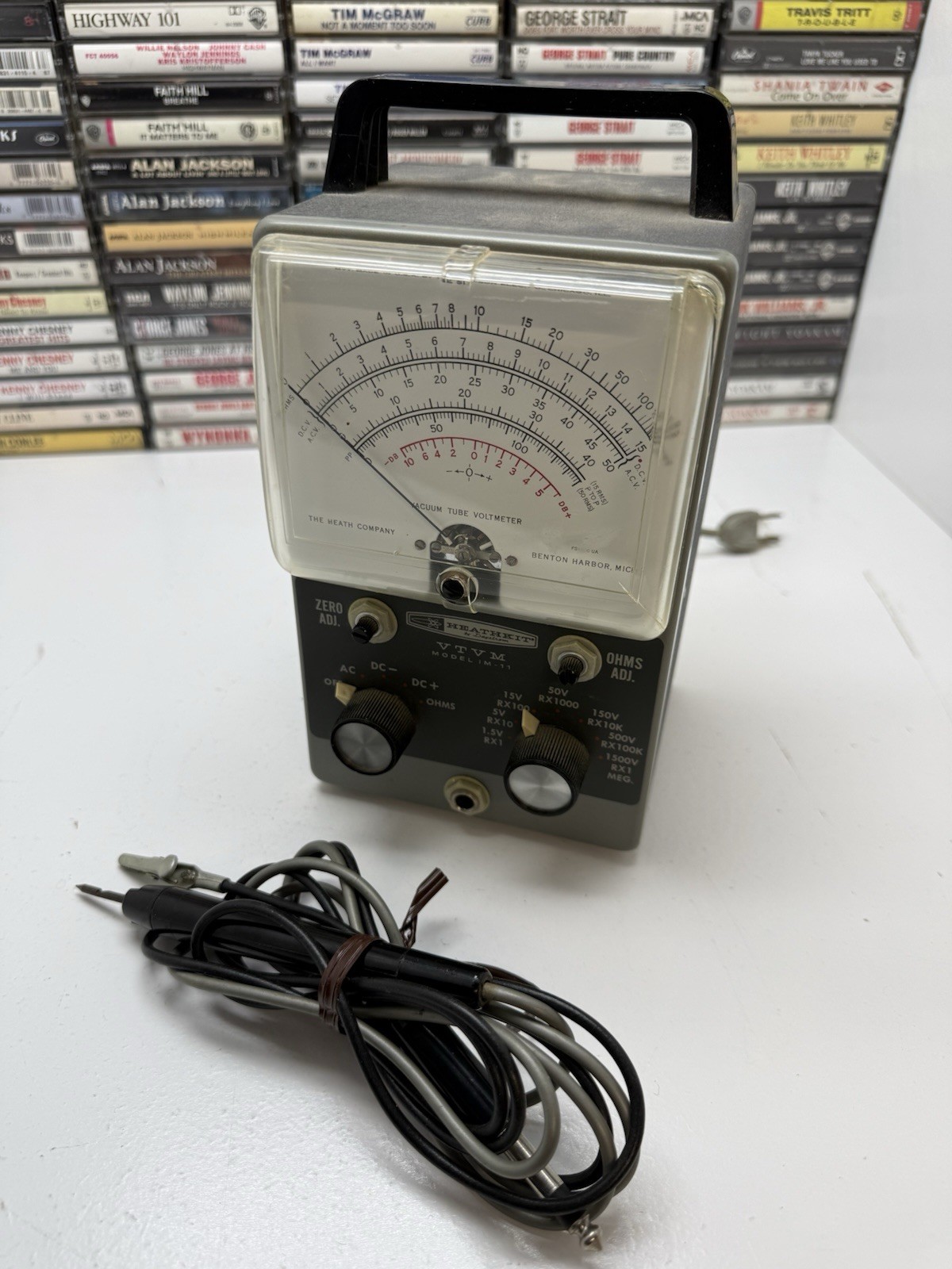 Vintage Heathkit VTVM Model IM-11 Vacuum Tube Volt Meter With probe