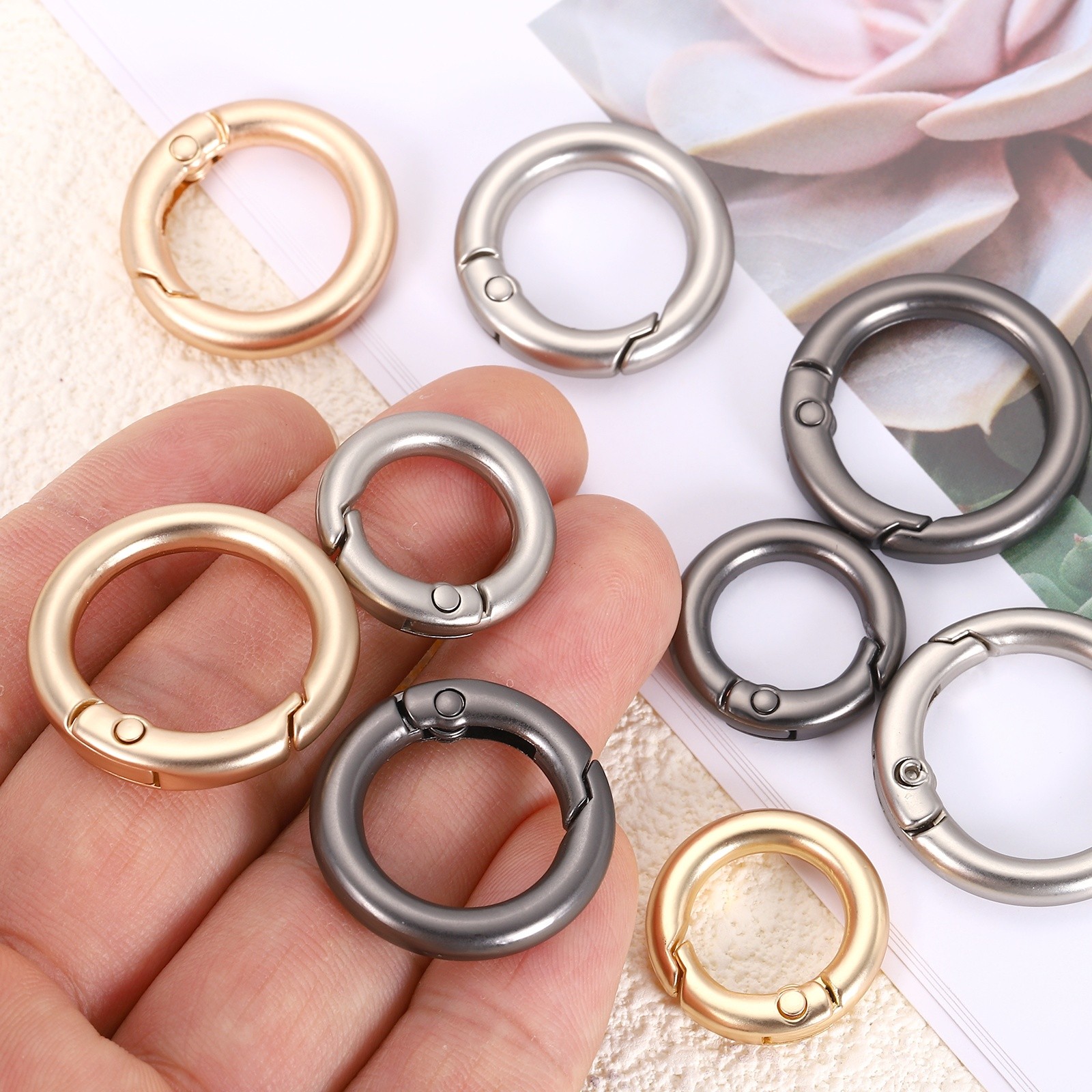 8Pcs Round Spring Snap Hooks 1" O Rings Buckle Matte Dark Grey
