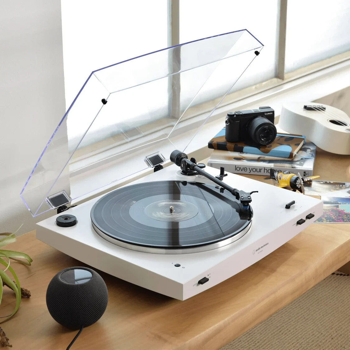 Audio-Technica AT-LP3XBT Automatic Belt-Drive Wireless and Analog Turntable, WH