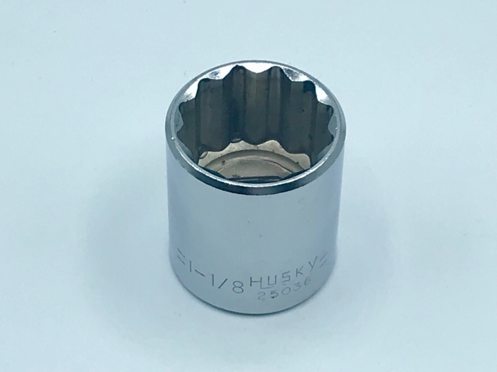 Husky 1-1/8" Socket, 1/2'' Drive, 12 Point, 25036