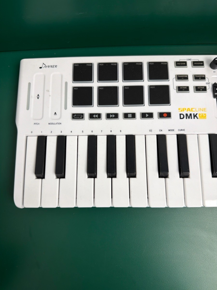 Donner DMK25 Pro MIDI Keyboard Controller - White (EZ5001261)