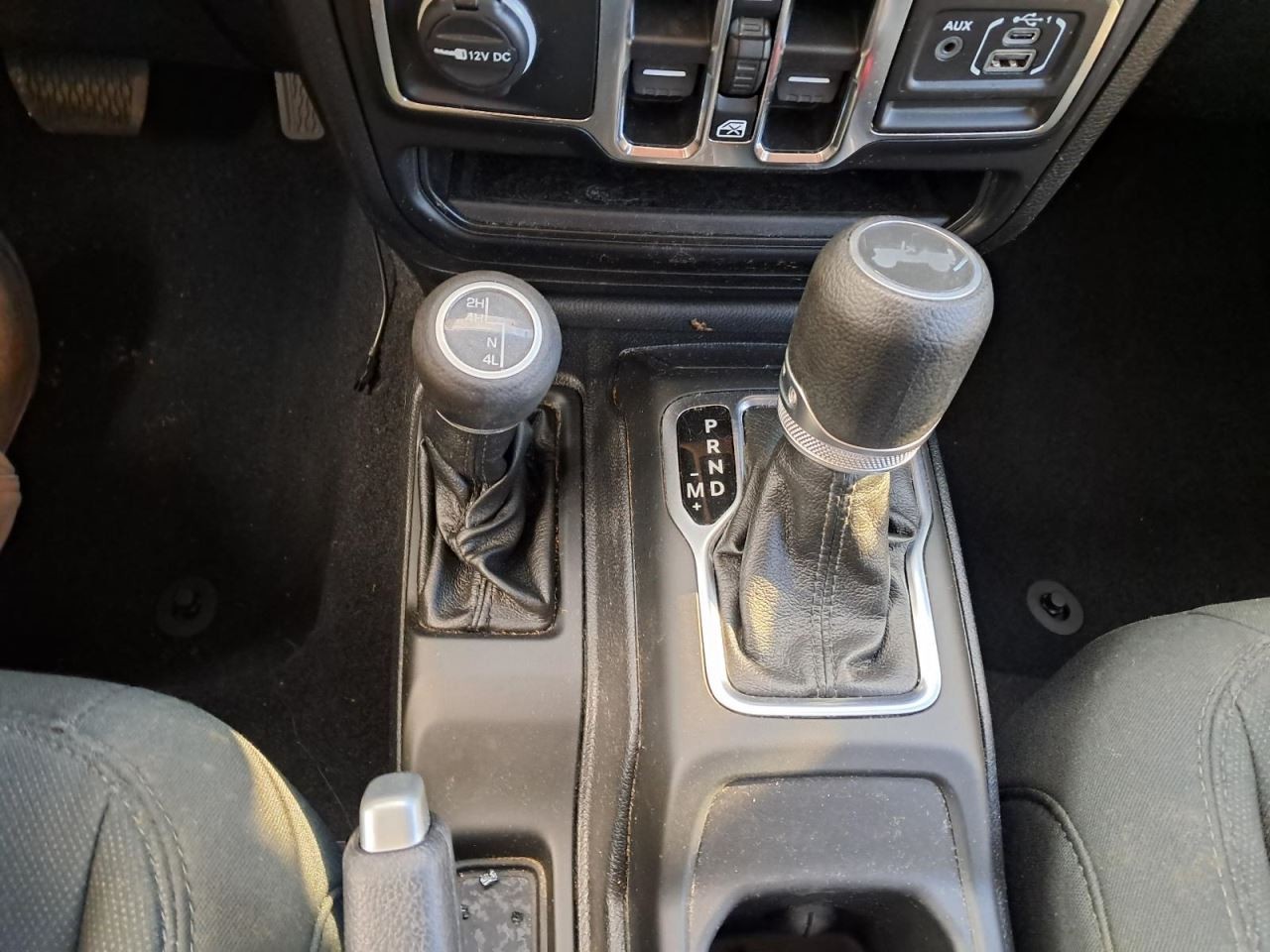 TJ 2020 Glove Box 4861593