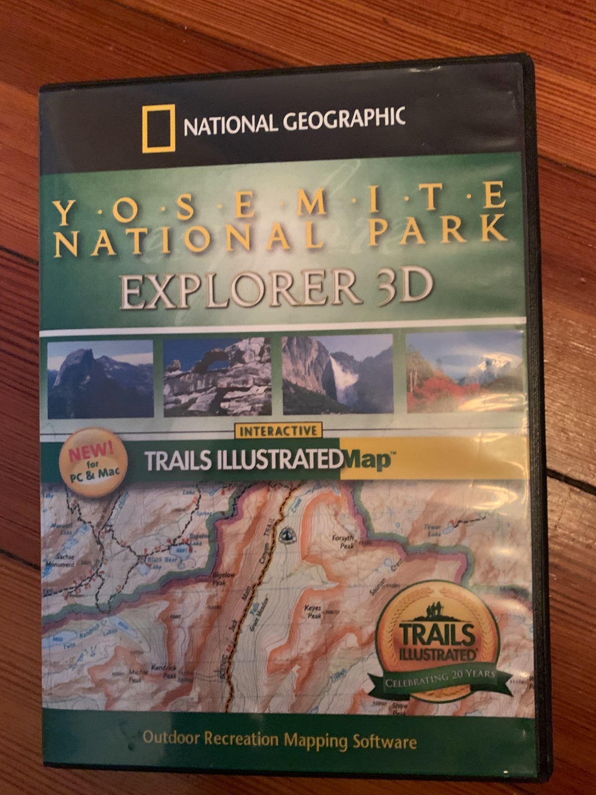national geographic yosemite national park explorer 3D interactive trails map