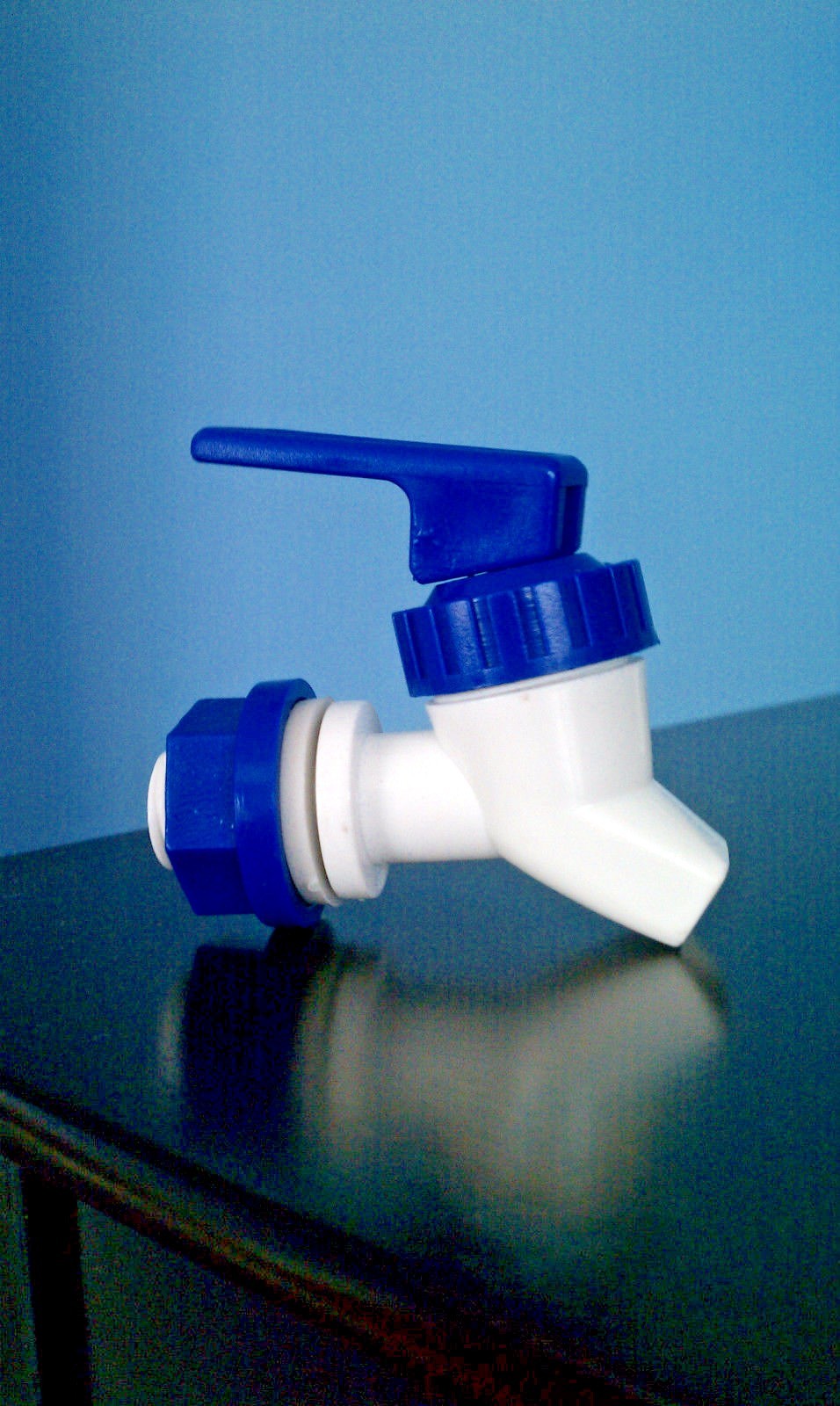 UNIVERSAL  FAUCETS / VALVE