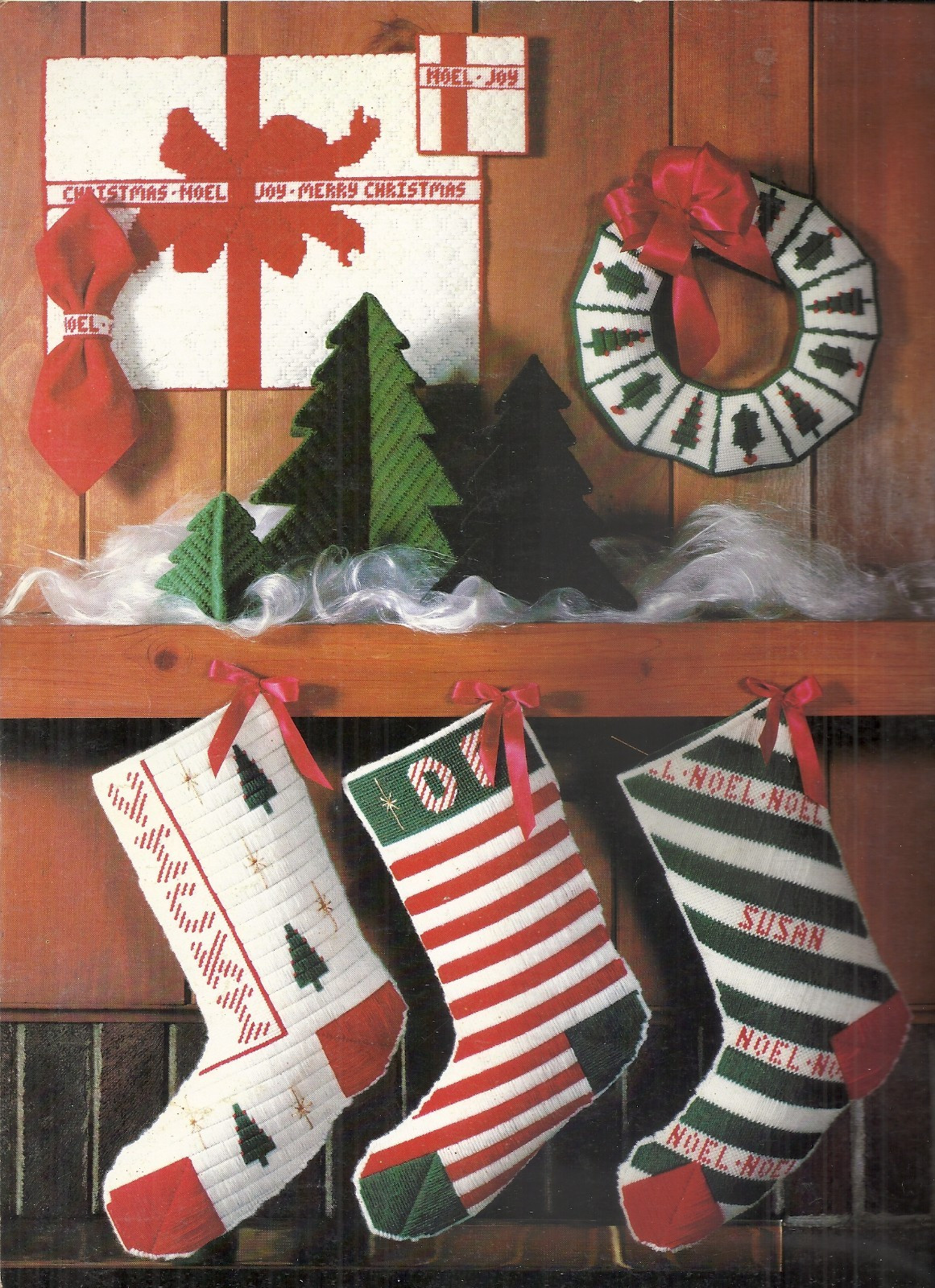 LEISURE ARTS CHRISTMAS PROJECTS FOR PLASTIC CANVAS PATTERN LEAFLET #153 ©1979