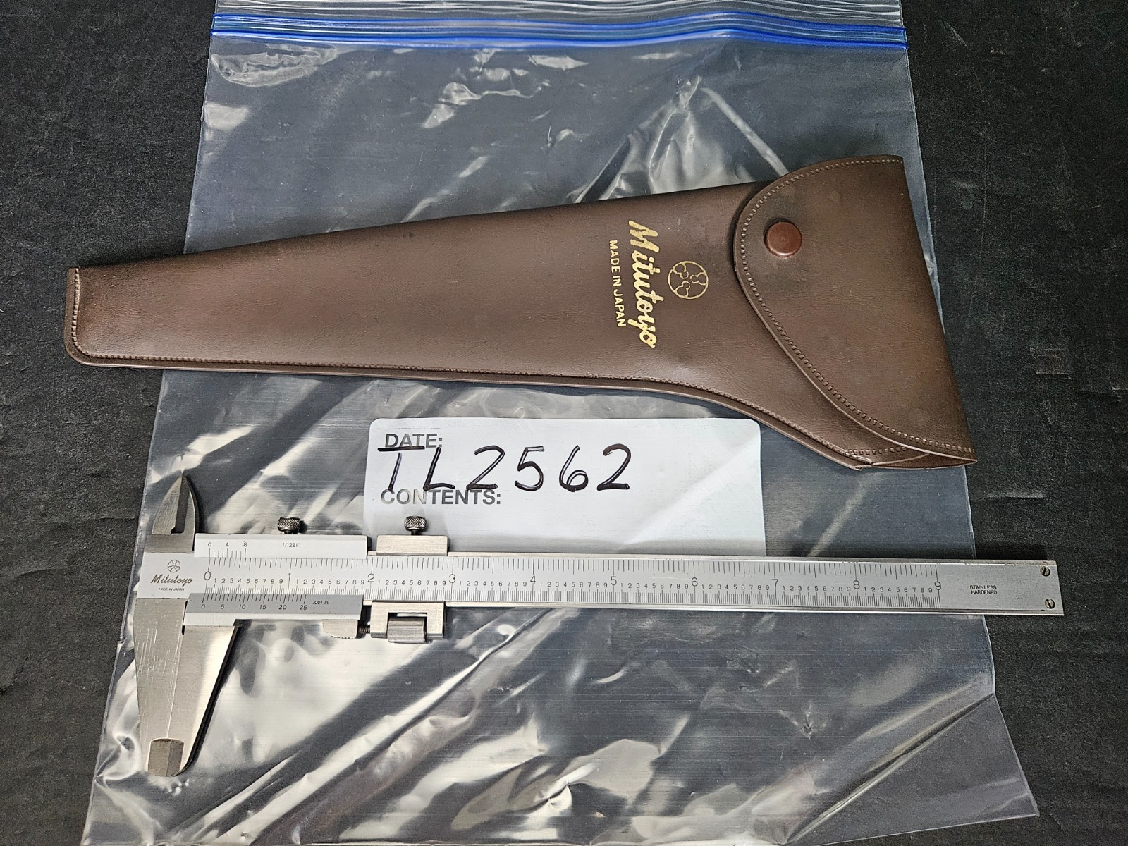 MITUTOYO 9" VERNIER CALIPER FINE TUNE W/POUCH JAPAN (TL2562)