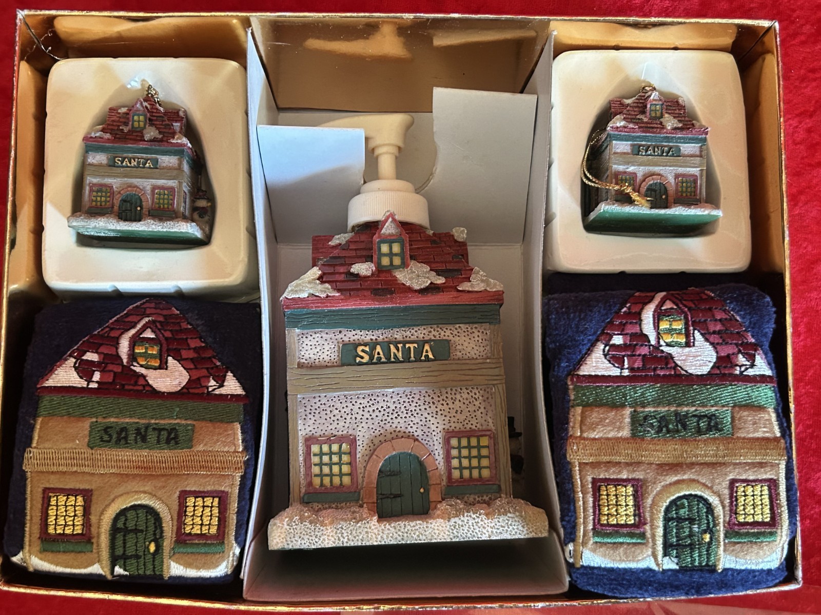 Sears Midnight Village 5 Piece Resin Bath Set Lotion Towels Ornaments B26