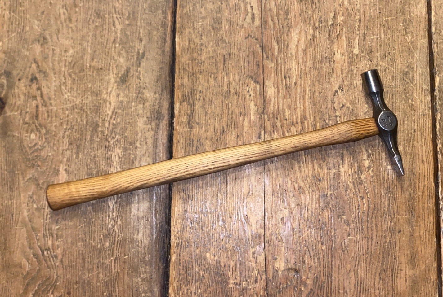 VINTAGE GPO POST OFFICE AQB 4oz CROSS PEIN HAMMER DATED 73 BLACKSMITH OLD TOOLS