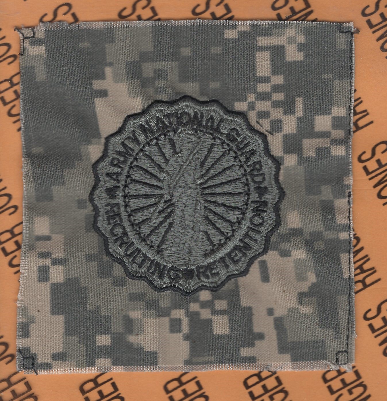USA National Guard Recruiting & Retention Command ARNG ACU Qual Badge patch