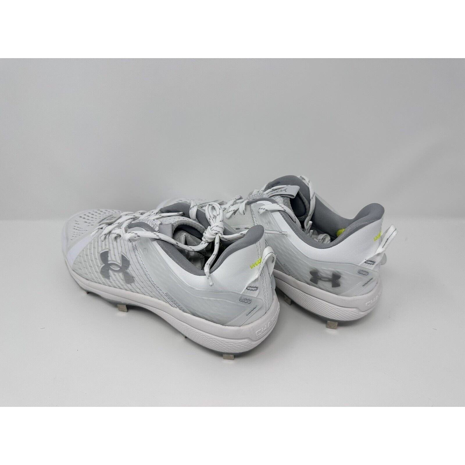 NWT Men's Under Armour Yard Low MT Baseball Cleats 3025592-100 White Size 8.5