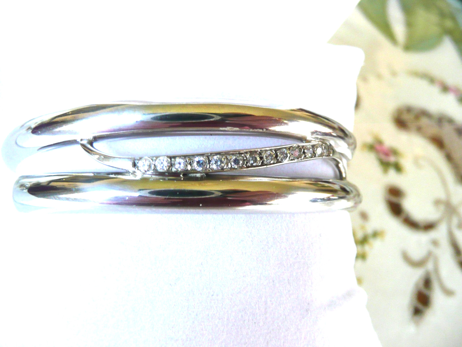 STENLESS STEEL CRYSTAL BANGLE COCKTAIL BRACELET