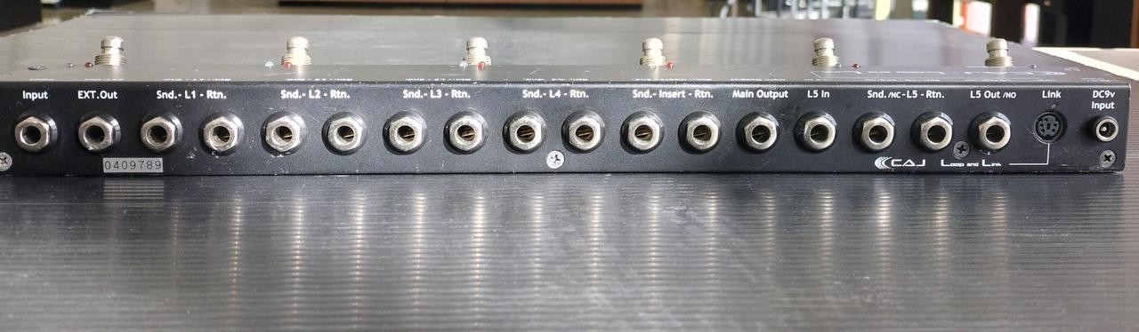CAJ LOOP AND LINK Programmable Effect Loop Switcher from Japan