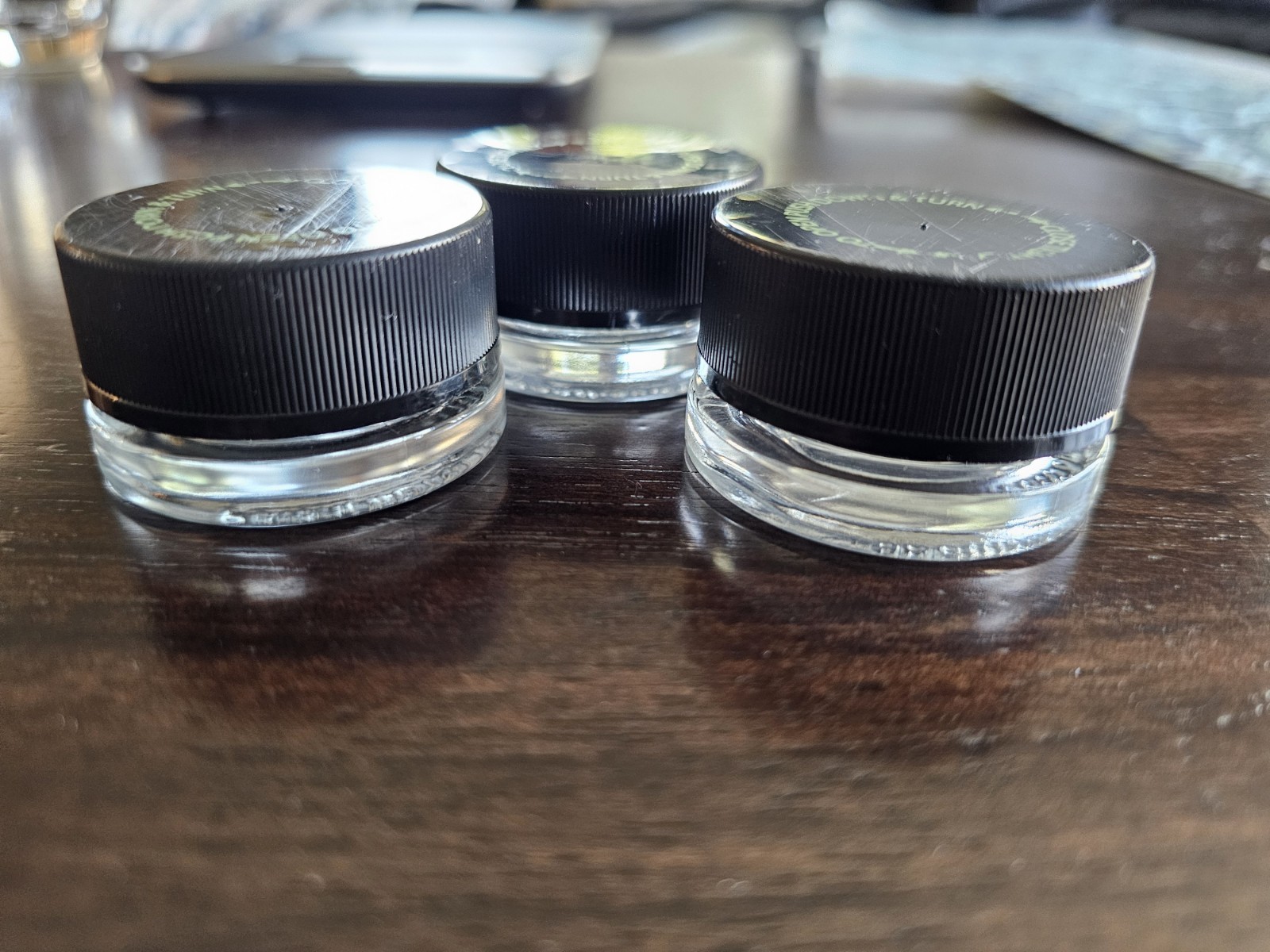3 Pack Circular 5ml Glass Concentrate Jars With Black Lids
