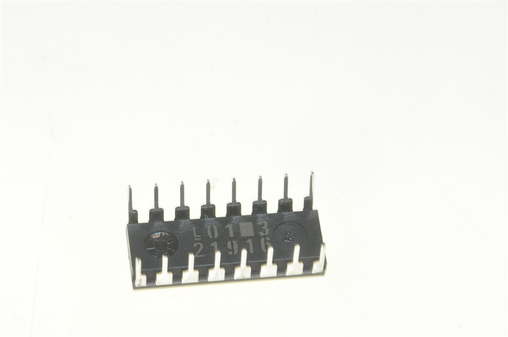 New (2pcs) AD7501KN ANALOG DEVICES IC Converter