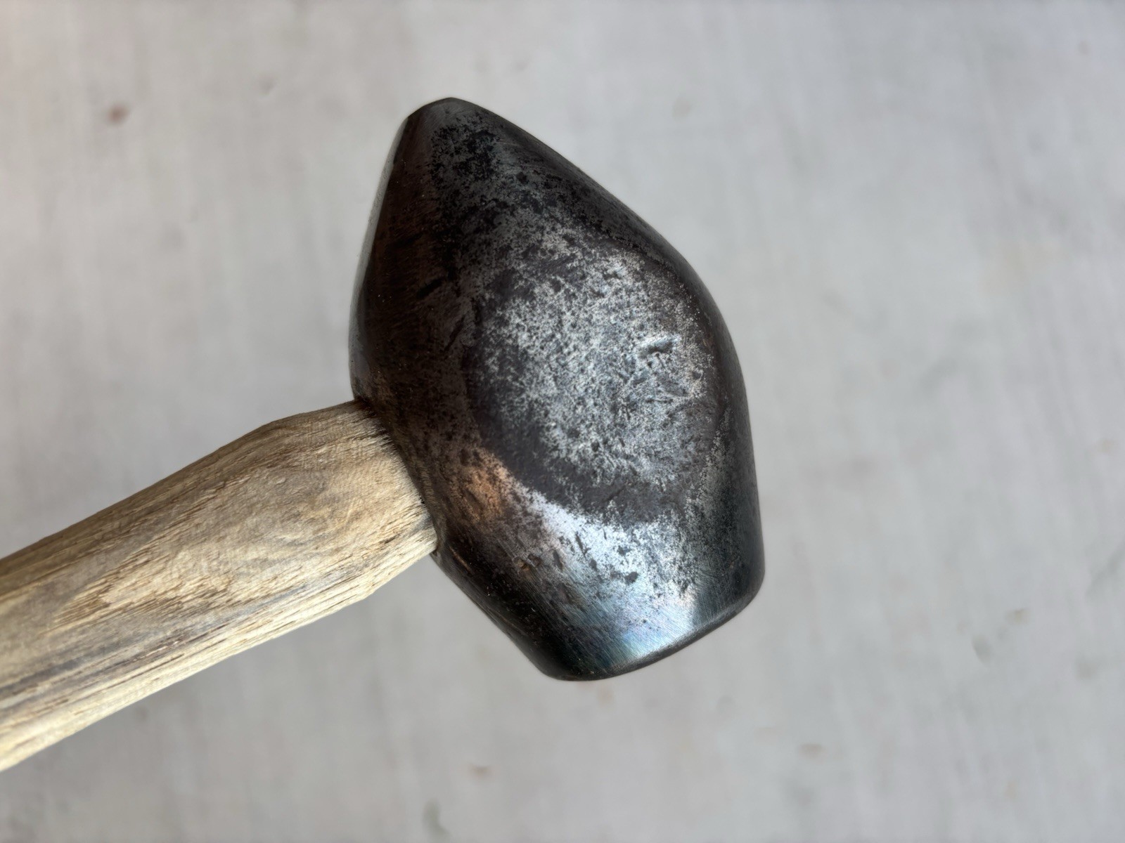 2lbs 13oz UNMARKED FARRIER'S CAT HEAD TURNING HAMMER-BLACKSMITH