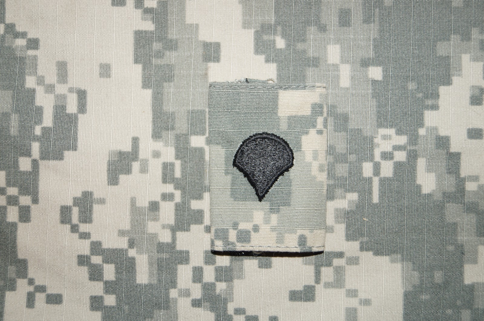 Military Patch US Army Specialist SPC / E-4 Jacket Tab Rank ACU