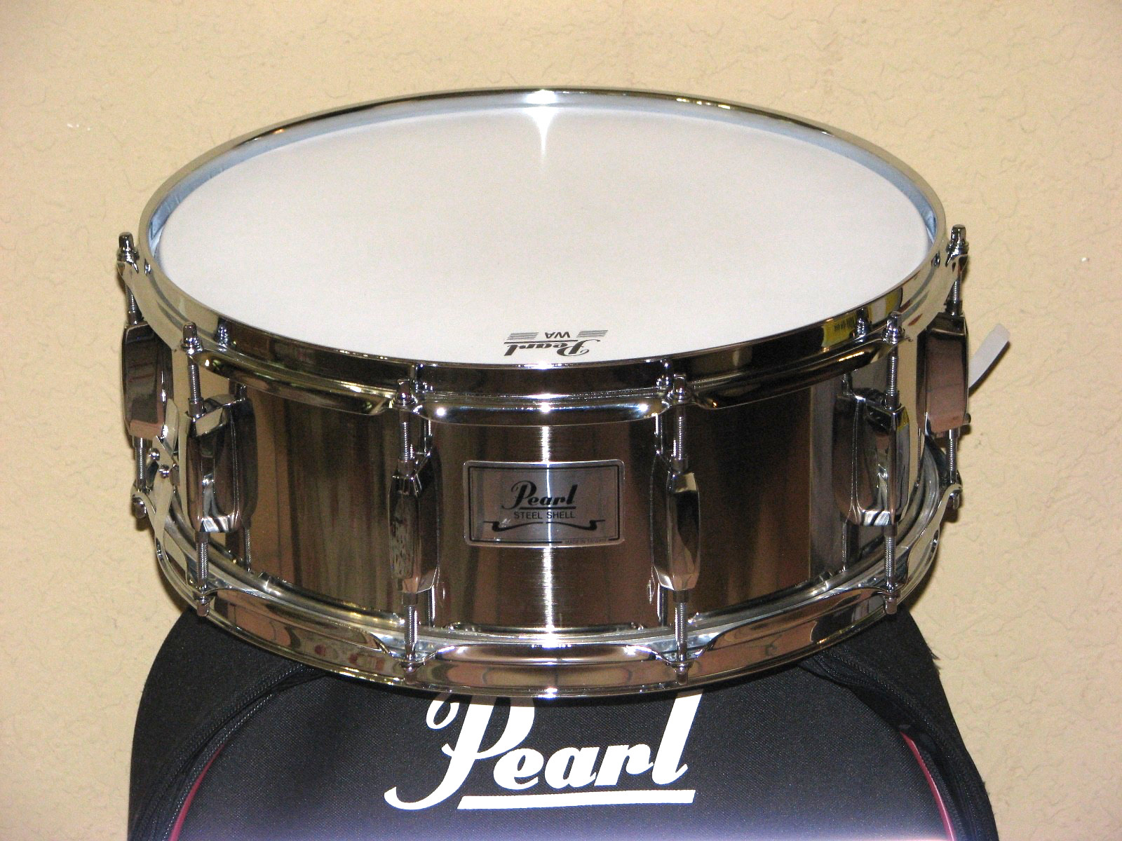 Pearl Steel Shell Chrome Snare Drum 14" X 6.5” with Rolling Case and Manual Key
