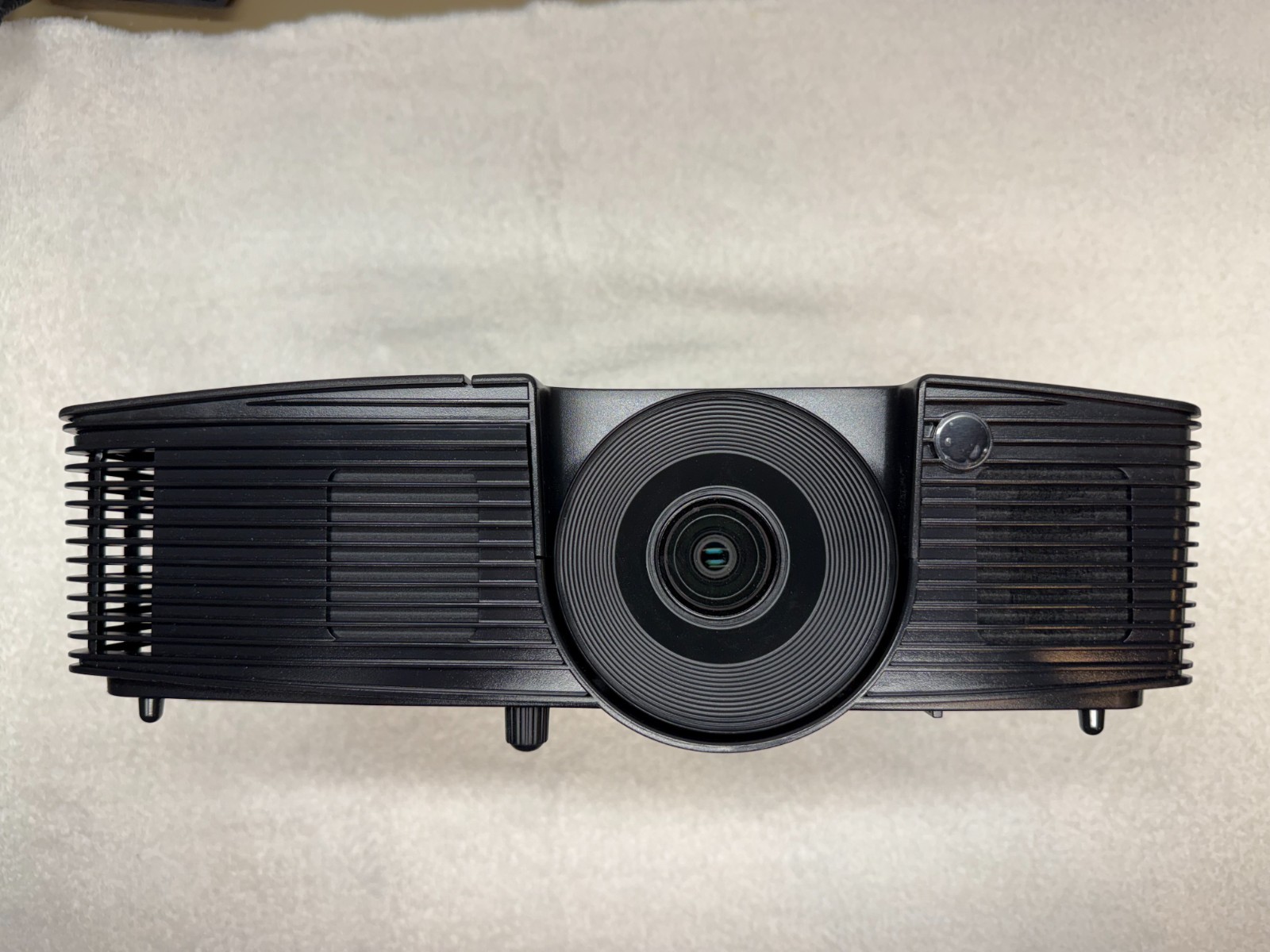 InFocus IN114xa DLP Projector - ONLY 25 LAMP HOURS!