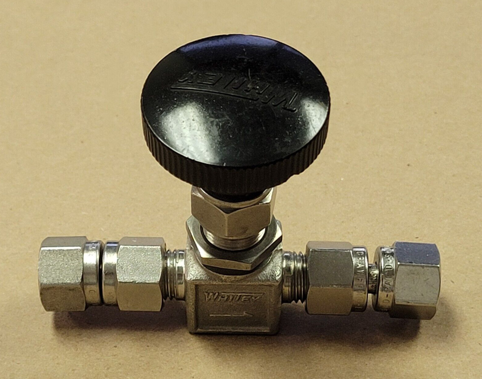 WHITEY SS-1RS4 STAINLESS STEEL BONNET ANGLE PATTERN NEEDLE VALVE, ITEM B
