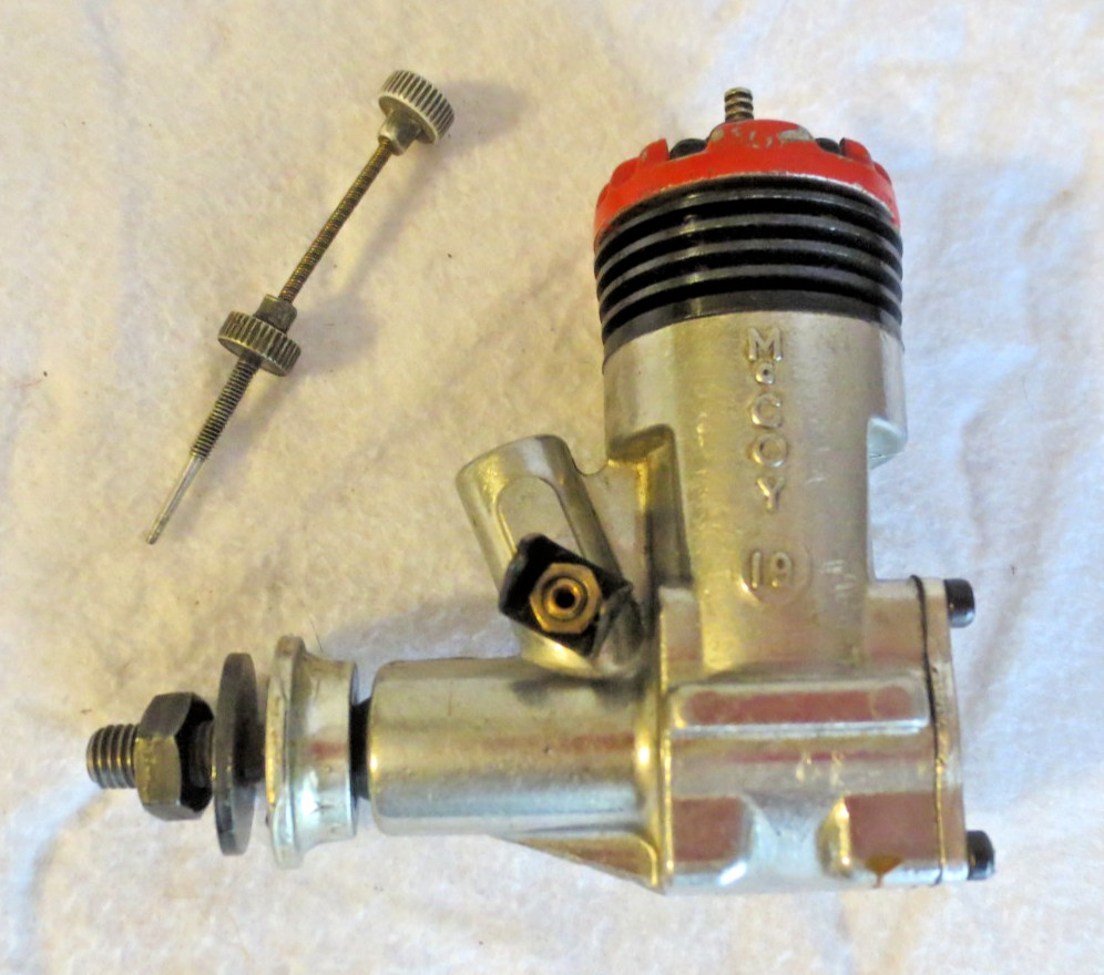 MCCOY 19 MODEL AIRPLANE & TETHER CAR ENGINE