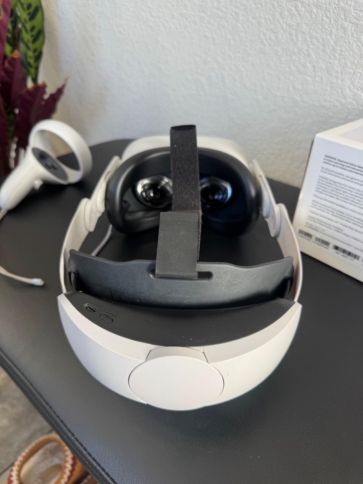 Meta Oculus Quest 2 128GB Virtual Reality Headset + Battery Headstrap Add-On