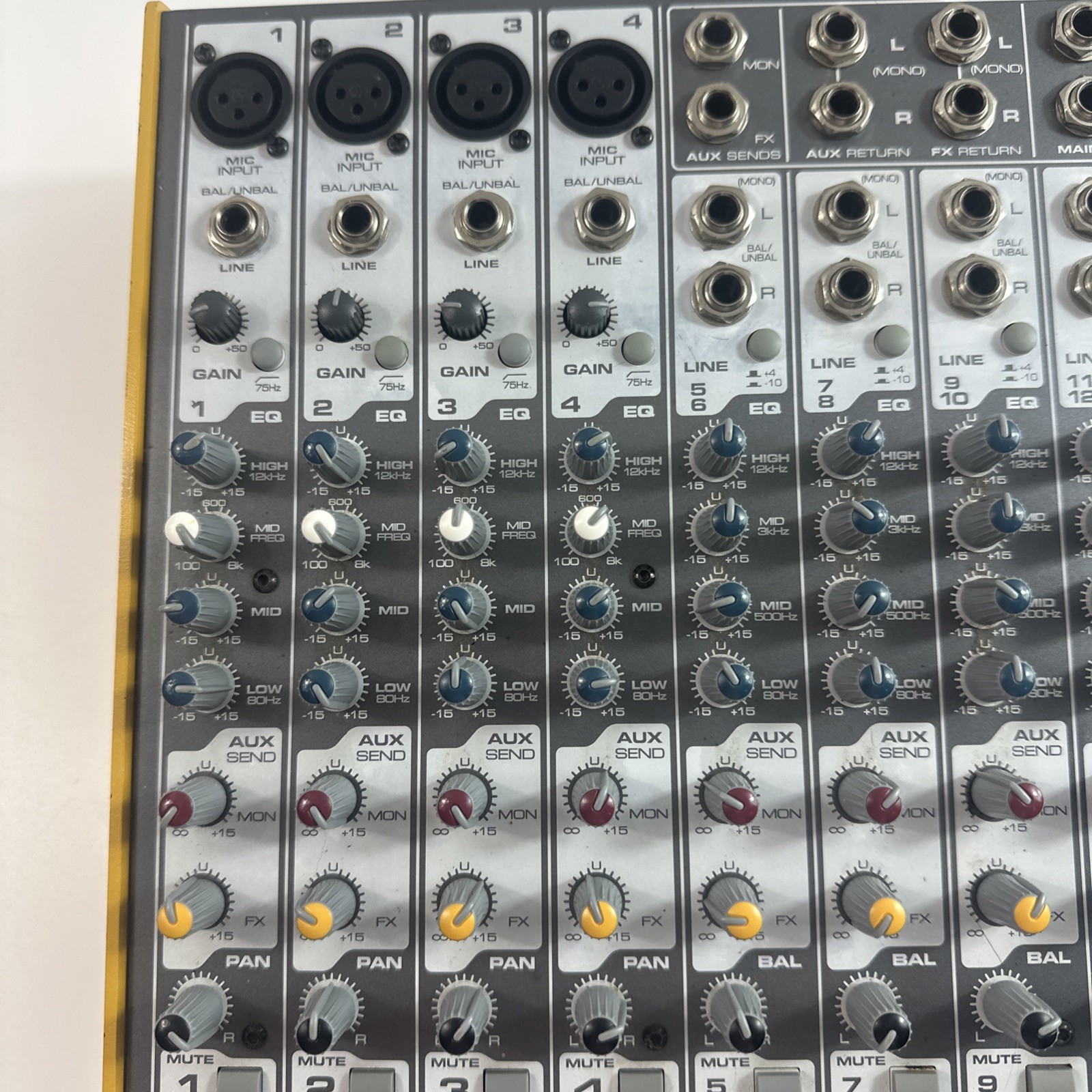 Tapco MIX260FX Compact Mixer —Works, GC