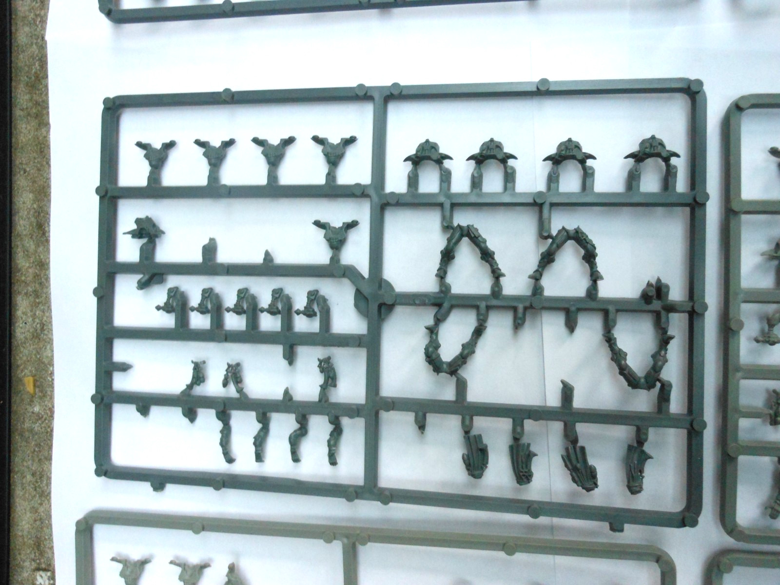 Warhammer 40k Eldar Dire Avengers Games Workshop Bits incomplete sprues